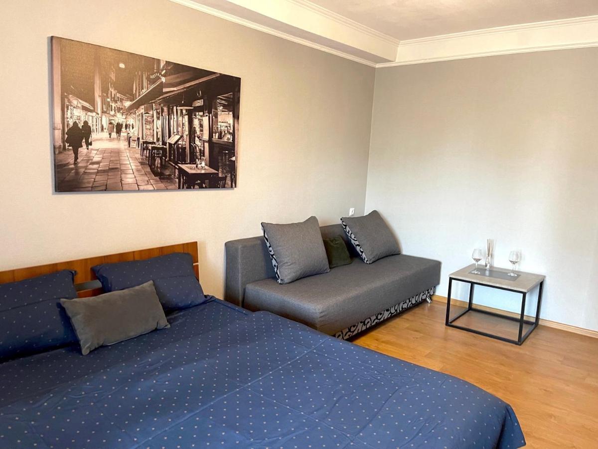 Center2: Manhattan Kpi With Parking Apartment