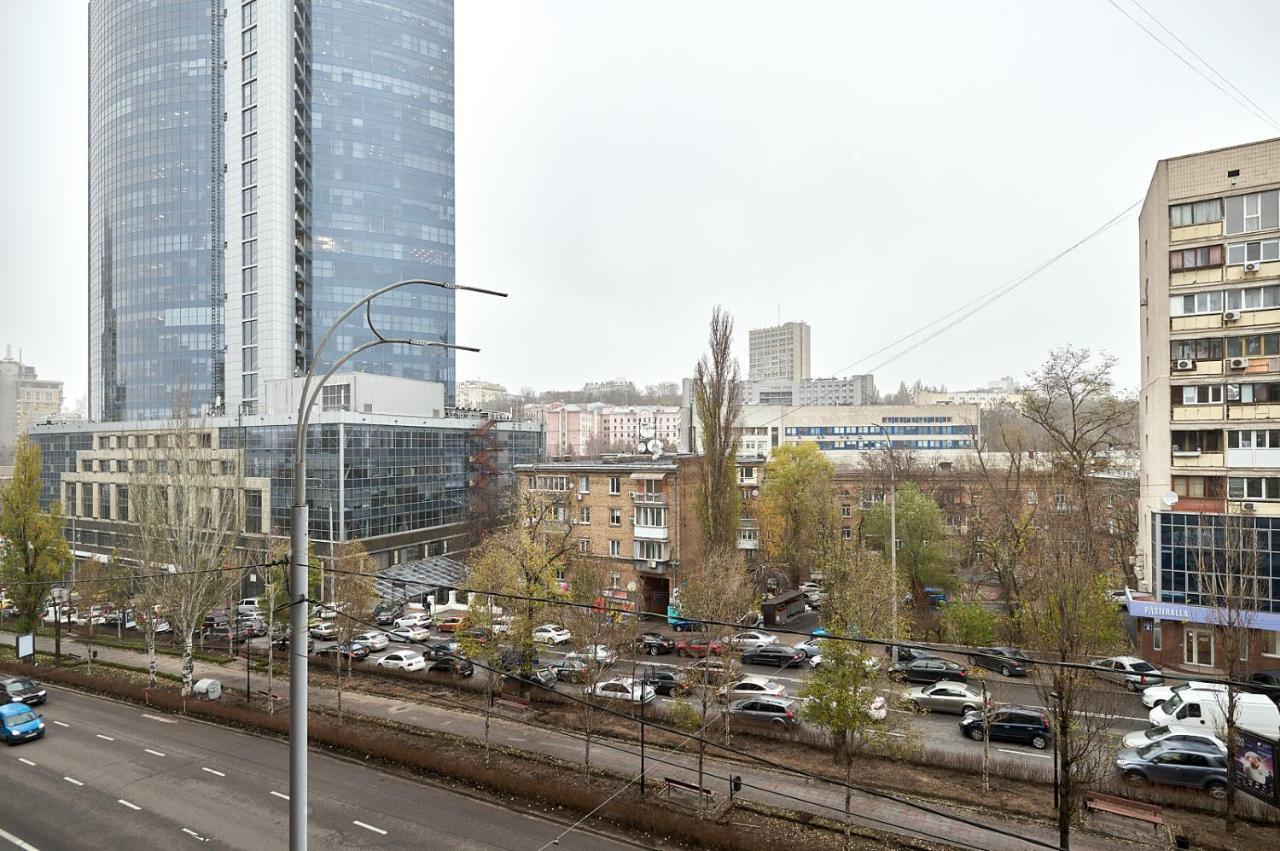 Apartment Center2: Manhattan Kpi With Parking