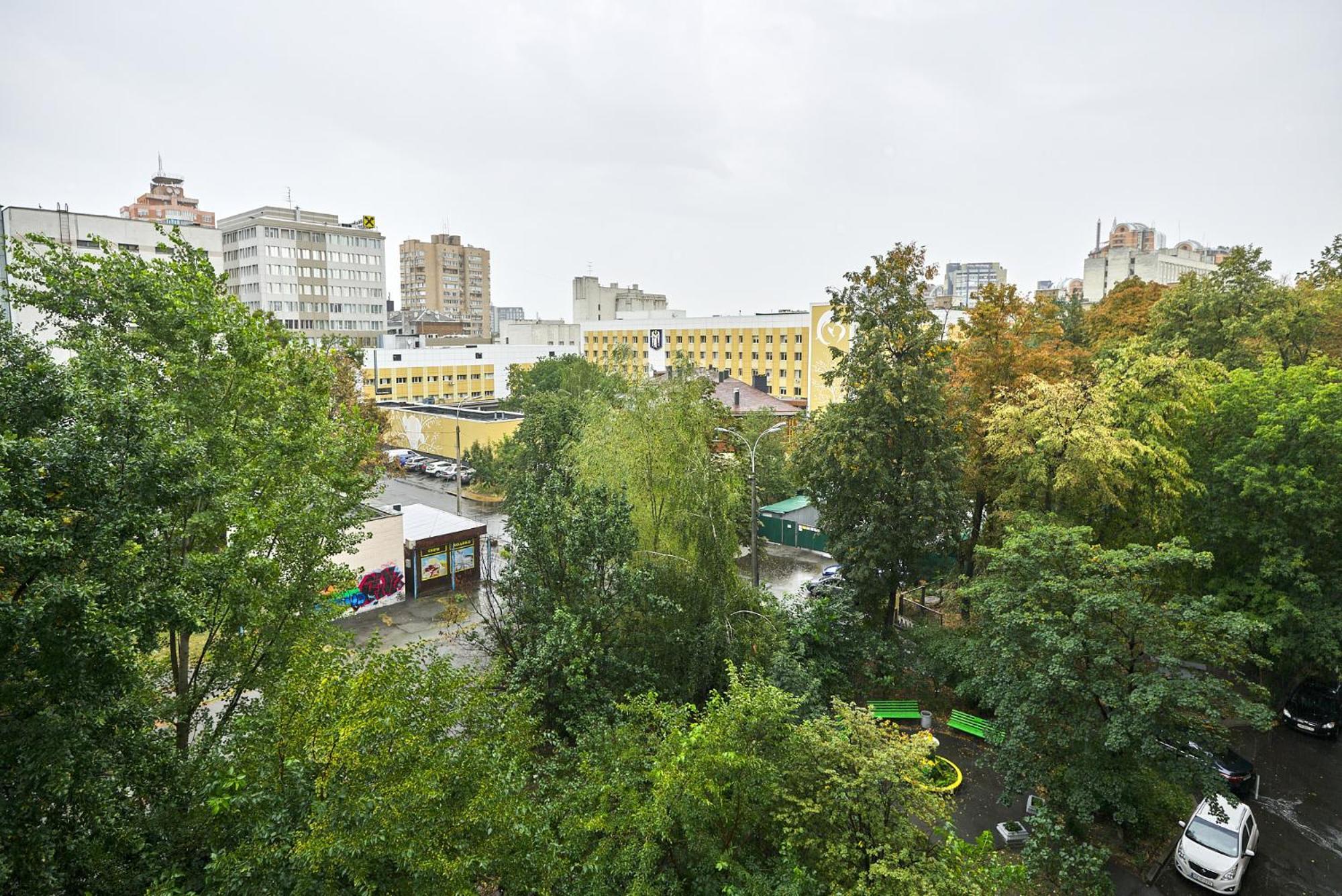 Center2- олімпійська - хрещатик- жк Manhattan Kпі з паркінгом -лесі українки бульвар