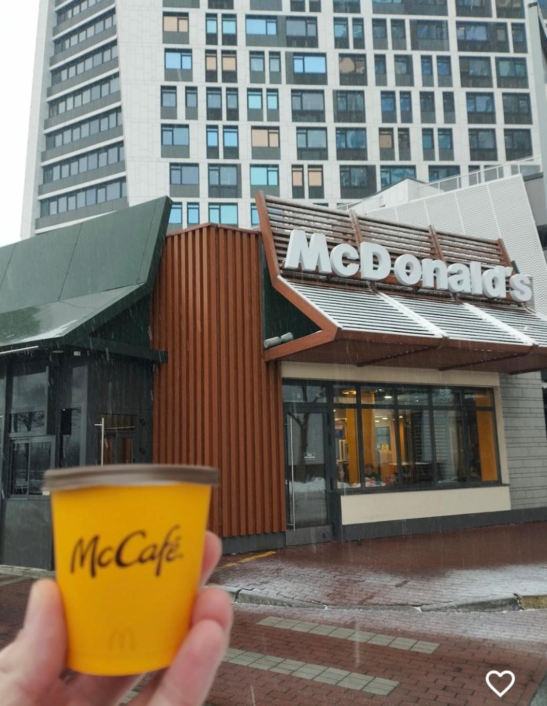Center2- олімпійська - хрещатик- жк Manhattan Kпі з паркінгом -лесі українки бульвар شقة